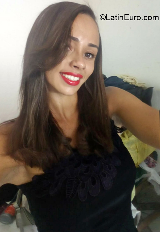 Date this happy Brazil girl Edi from Maceio BR11048