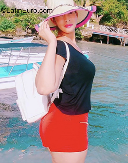 Date this tall Dominican Republic girl Yardyin from Santiago DO37392