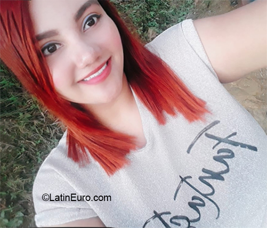 Date this sensual Colombia girl Veronica from Medellin CO26817