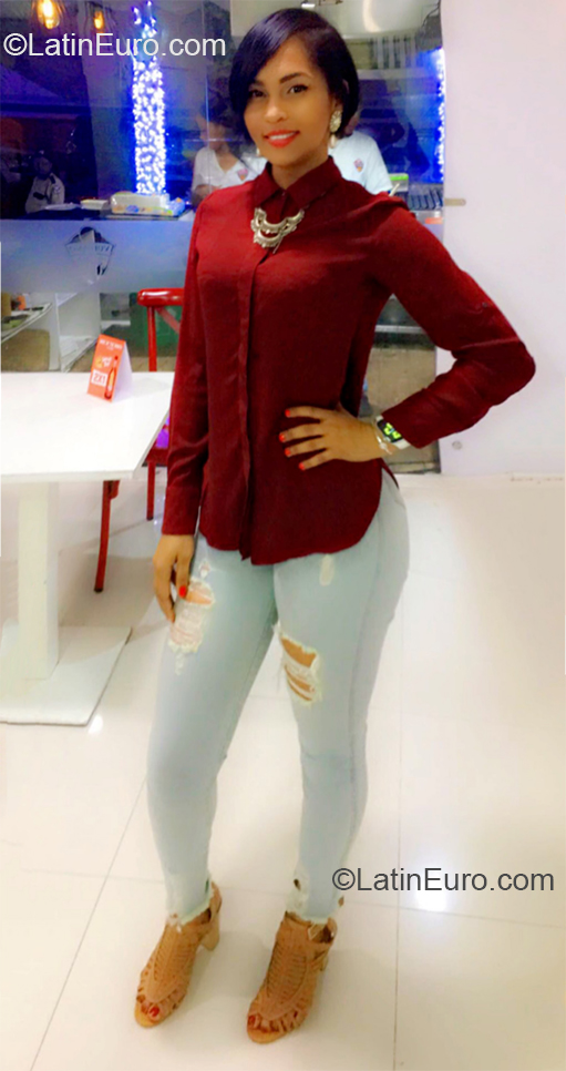 Date this sultry Dominican Republic girl Nancy from Santo Domingo DO37430