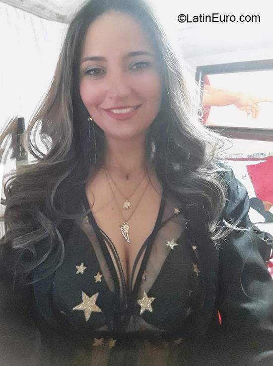 Date this beautiful Colombia girl Diana from Bogota CO26823