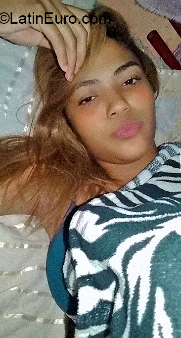 Date this sensual Brazil girl Bruna from Rio de Janeiro BR11054