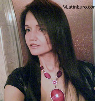Date this athletic Colombia girl Carolina from Bogota CO26872