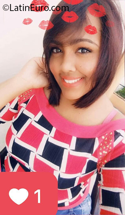 Date this happy Dominican Republic girl Gloria from Santiago DO37501