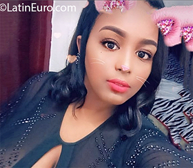 Date this foxy Dominican Republic girl Maria from Santo Domingo DO37533