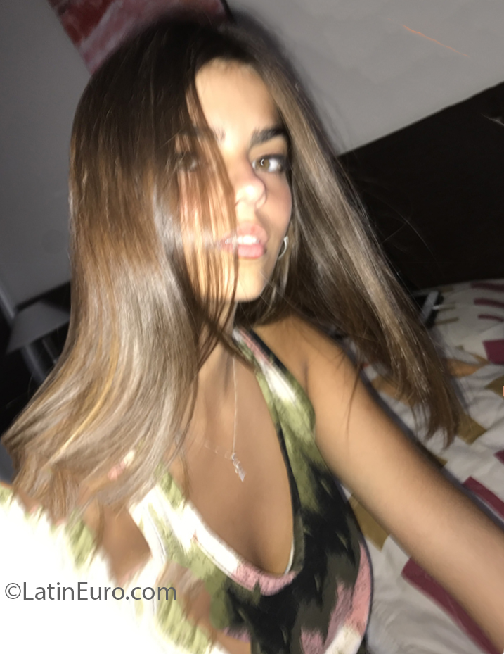 Date this exotic Argentina girl Eleonor from Cordoba AR353