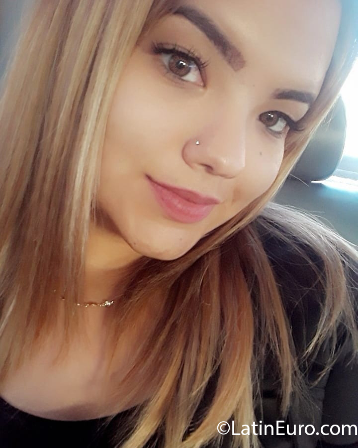 Date this young Venezuela girl Andrea from Miranda VE3034