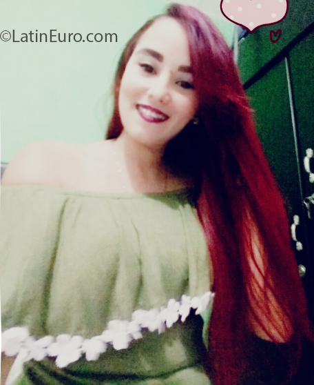 Date this nice looking Colombia girl Yuranis from Barranquilla CO26939