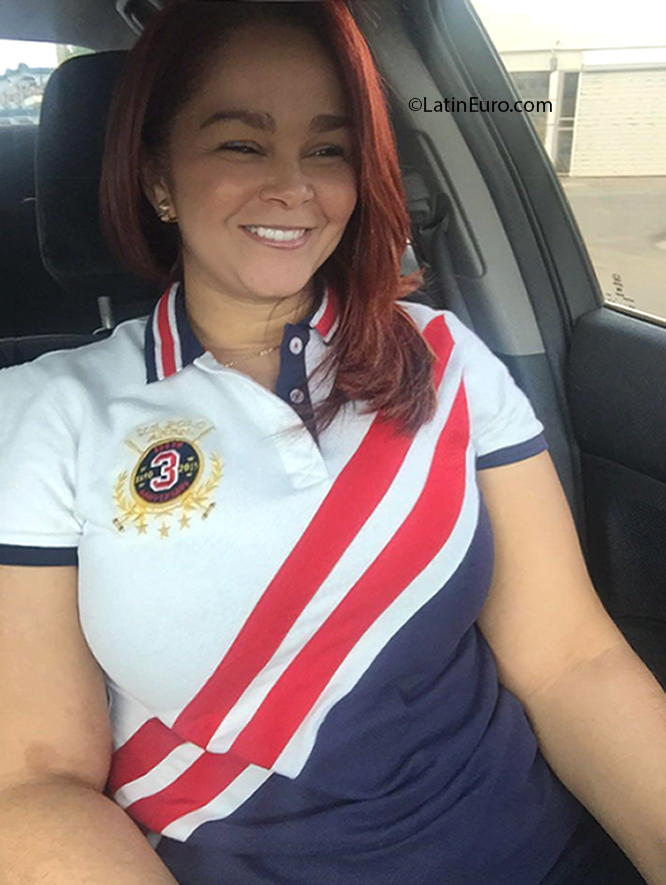 Date this sensual Dominican Republic girl Minerva from Santo Domingo DO37589