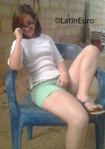 Date this good-looking Venezuela girl Angela from Maracaibo VE3041