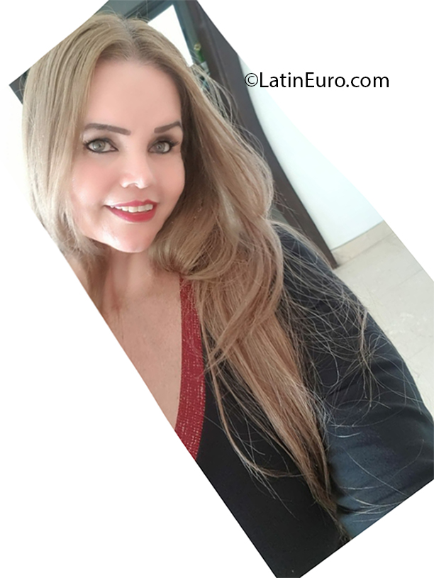 Date this gorgeous Colombia girl Martha from Cartagena CO26950