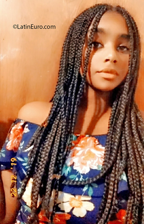 Date this gorgeous Dominican Republic girl Carolina from La Romana DO37616
