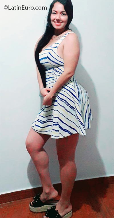 Date this sultry Colombia girl Laura from Ibaque CO26986