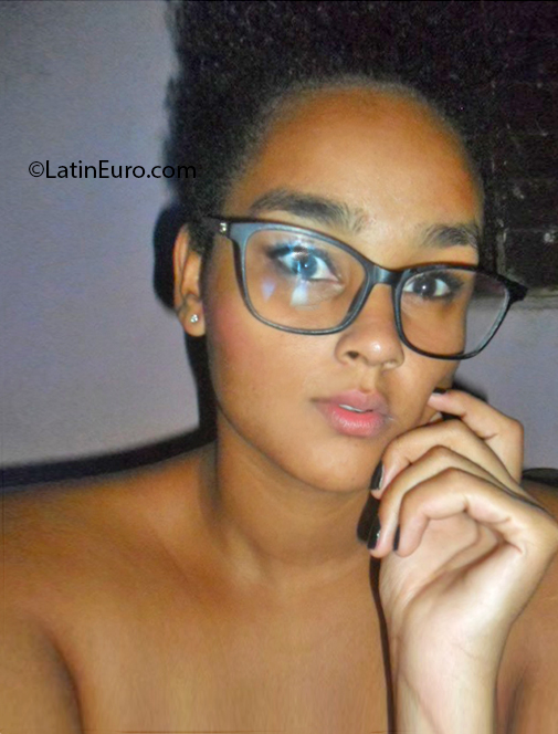 Date this athletic Brazil girl Mara from Ponte Nova BR11081