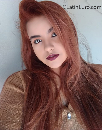 Date this nice looking Brazil girl Thatia from Sao Paulo BR11083
