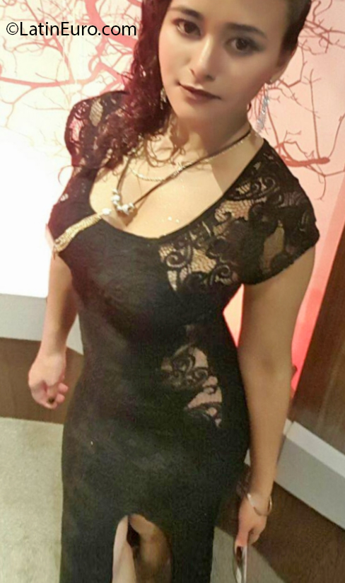 Date this athletic Colombia girl Patricia from Bogota CO27341