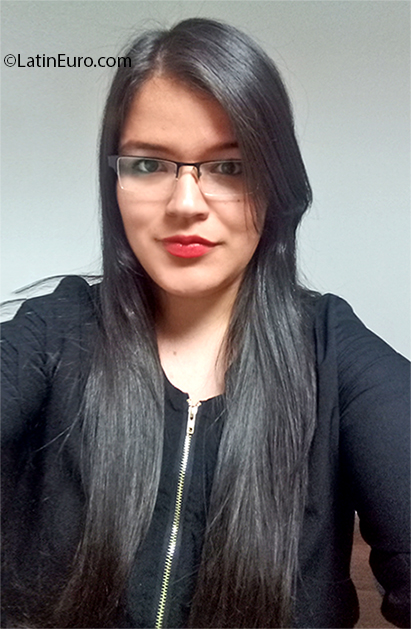 Date this sensual Colombia girl Kelly from Medellin CO26990