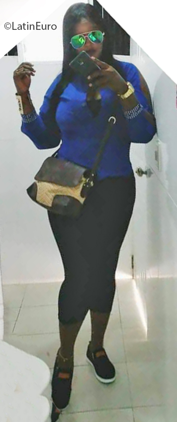 Date this funny Dominican Republic girl Violet from Higuey DO37673