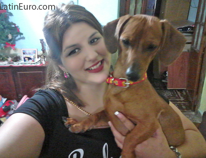 Date this lovely Argentina girl Flor from Santa Fe AR365