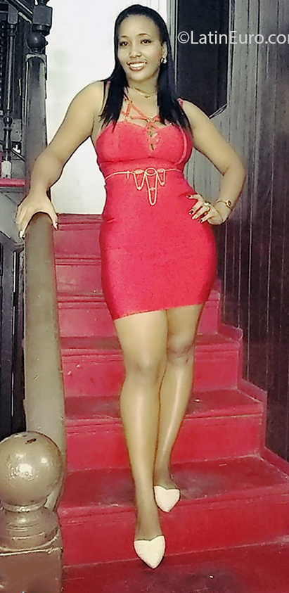 Date this tall Cuba girl Aloity from Santiago de Cuba CU669