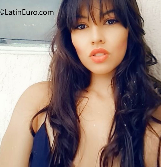 Date this stunning Colombia girl Alexa from Pereira CO27052
