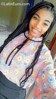 Date this attractive Dominican Republic girl Vitali from Santo Domingo DO37772