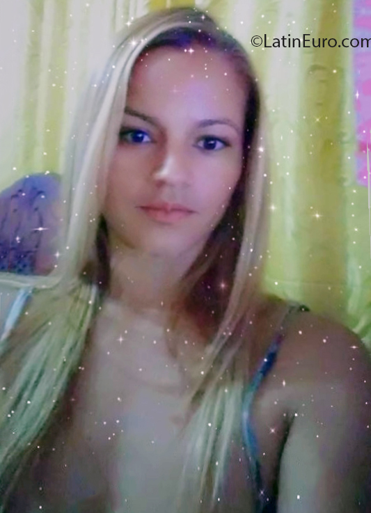 Date this hard body Venezuela girl Clenelly from Maracaibo VE3091
