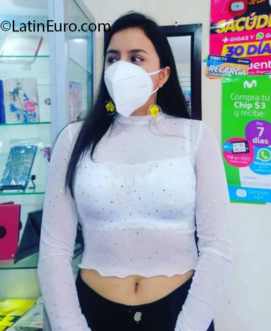 Date this sensual Ecuador girl Kary from Cuenca EC460