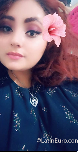 Date this charming El Salvador girl Jazmin from San Salvador SV109