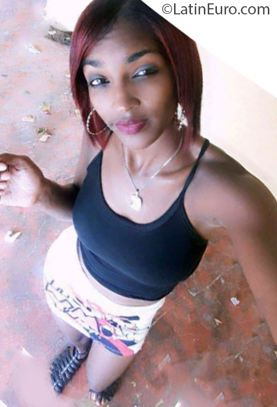 Date this delightful Dominican Republic girl Daniela from Santo Domingo DO37783