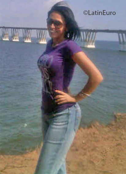 Date this sultry Venezuela girl Mary from Maracaibo VE3101