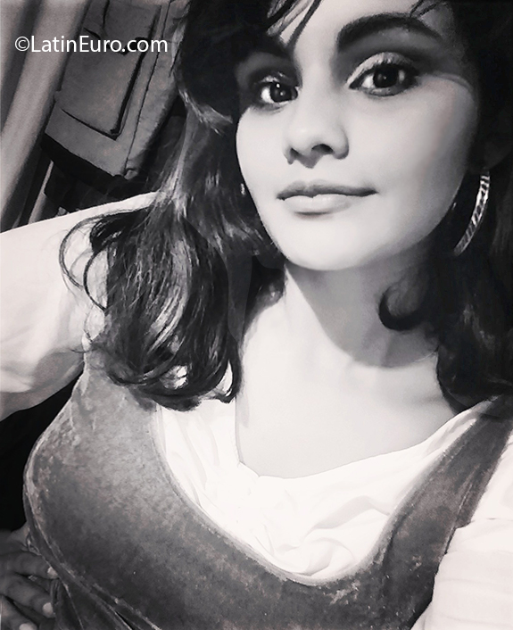 Date this sultry Argentina girl Vani from Buenos Aires AR379