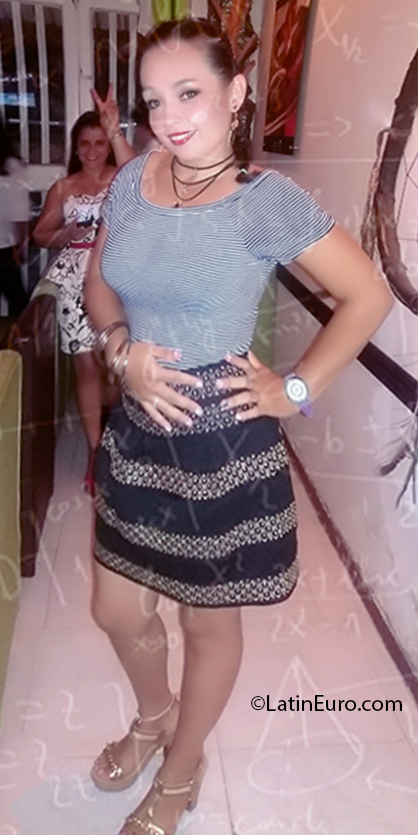 Date this attractive Colombia girl Melissa from San Jose del Guaviare CO27097