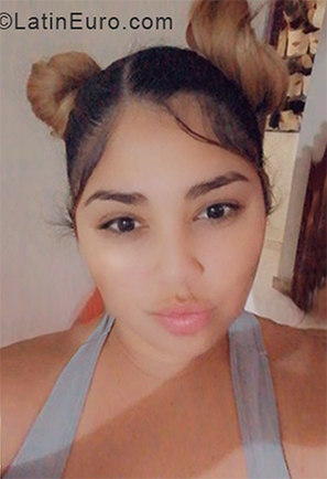 Date this nice looking Dominican Republic girl Cielo from Santo Domingo DO37837