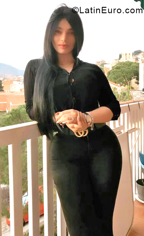 Date this hard body Dominican Republic girl Arianny from Santo Domingo DO37864