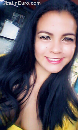 Date this delightful Venezuela girl Nazareth from Barinas VE3174