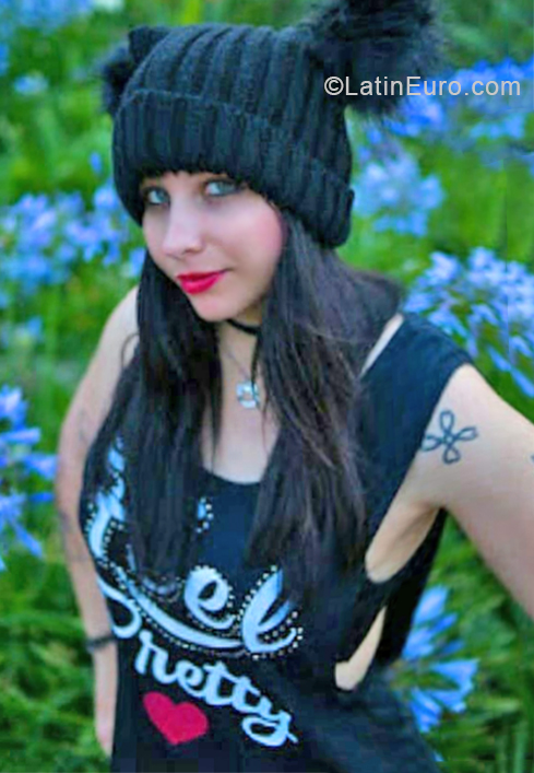Date this sensual Argentina girl Deni from Buenos Aires AR384