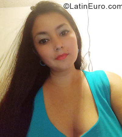 Date this good-looking Venezuela girl Sandra from Carcas VE3121