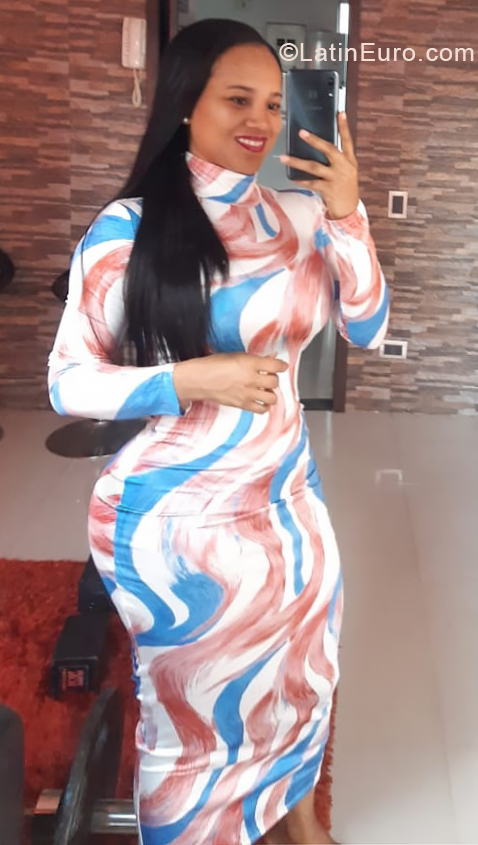 Date this sensual Colombia girl Yicith from Cali CO27144
