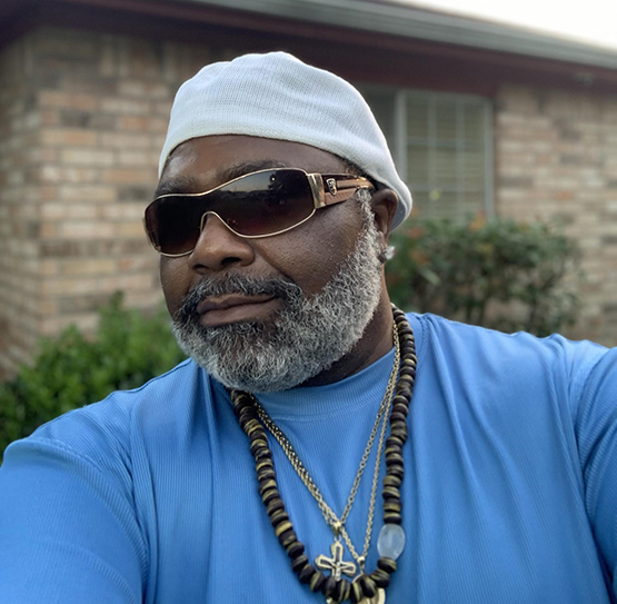 Date this voluptuous United States man Carlos from Houston US20734