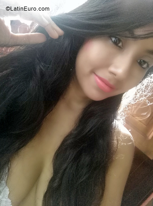 Date this exotic Ecuador girl Sara from Quito EC477