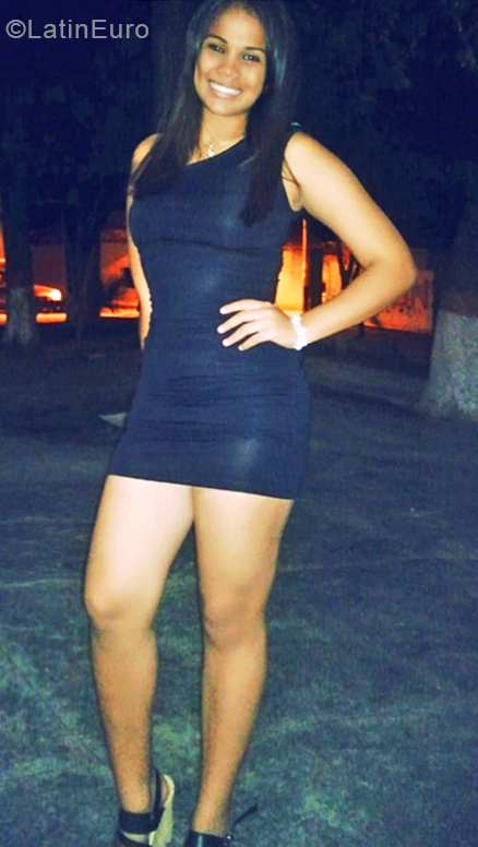 Date this tall Venezuela girl Adriana from Barquisimeto VE3134