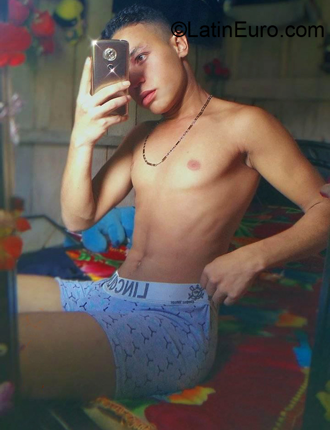 Date this foxy Colombia man Didier from Medellin CO27212