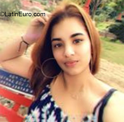 Date this passionate Dominican Republic girl Aris from Santiago DO38021