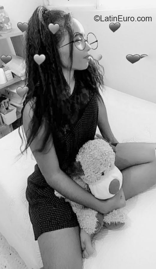 Date this georgeous Dominican Republic girl Arideny from Azua DO38027