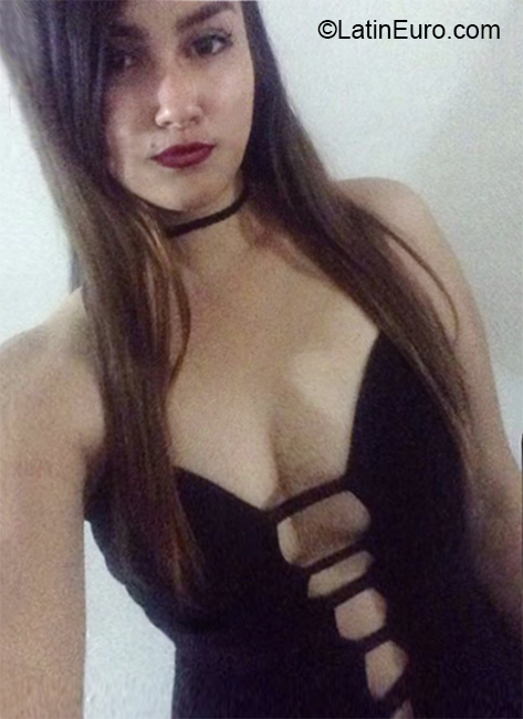 Date this passionate Venezuela girl Allison from Maracaibo VE3271