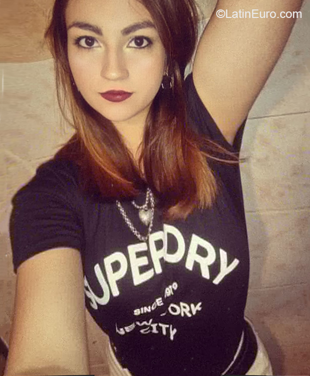 Date this foxy Argentina girl Candela from Mendoza AR396