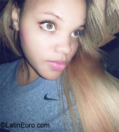 Date this young Dominican Republic girl Jessica from Santo Domingo DO38055