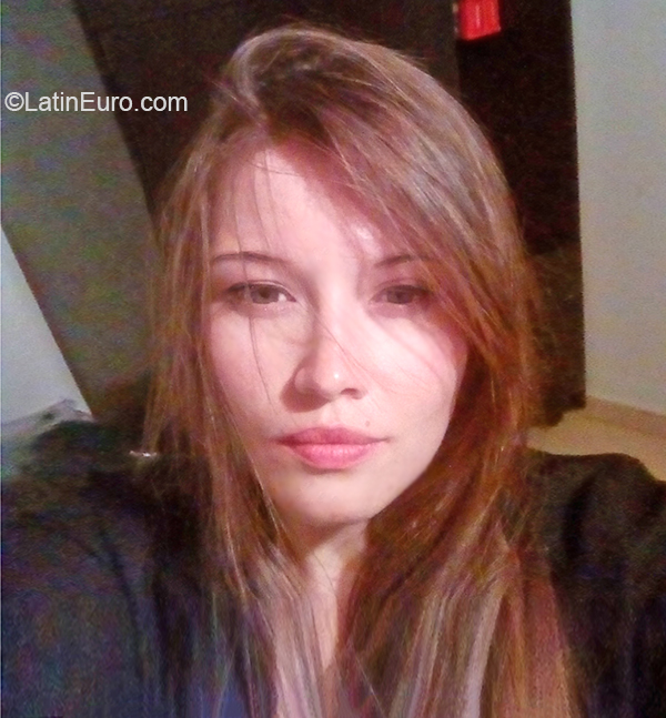Date this nice looking Colombia girl Karol from Bogota CO27277