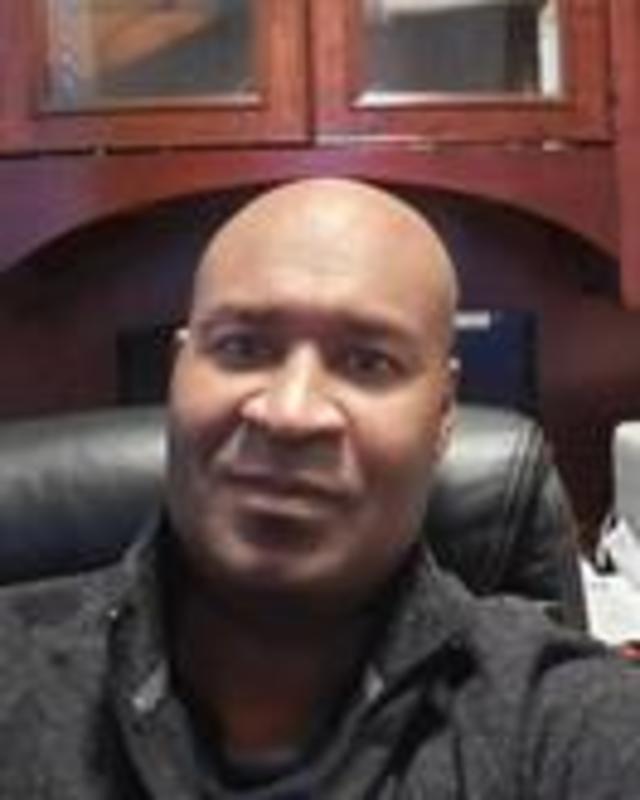 Date this tall Canada man Anthony from London CA835